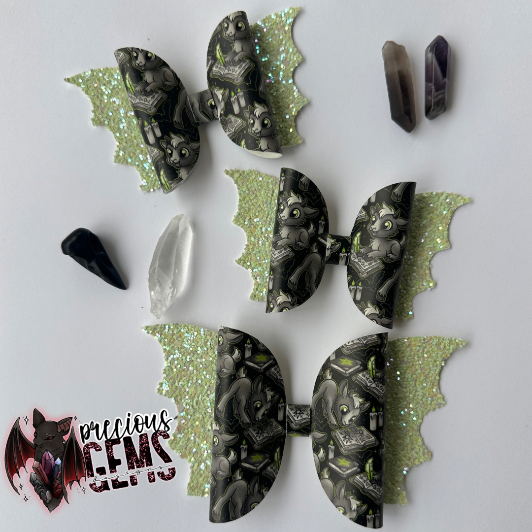 Spellbound Baphy green bat bow